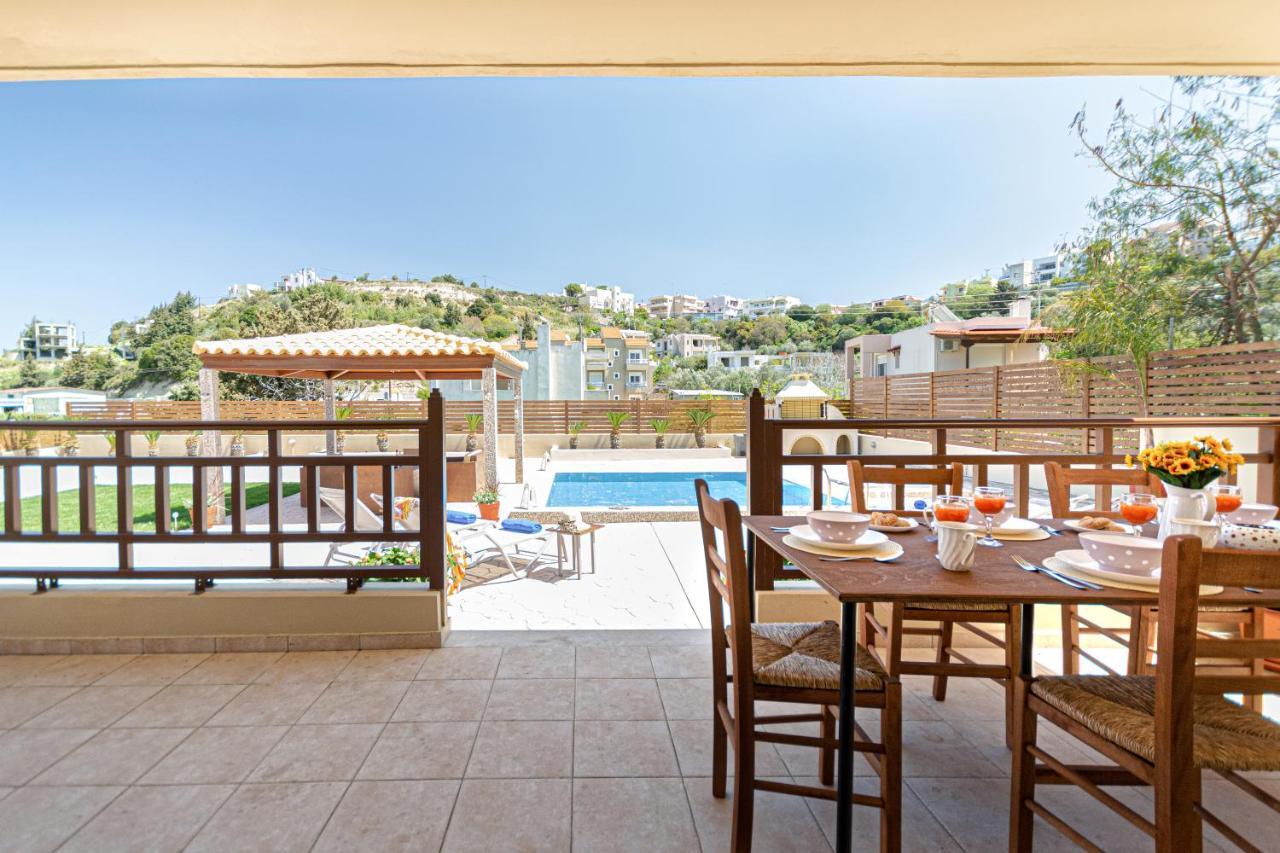 Maria's Luxurious In Koskinou Villa