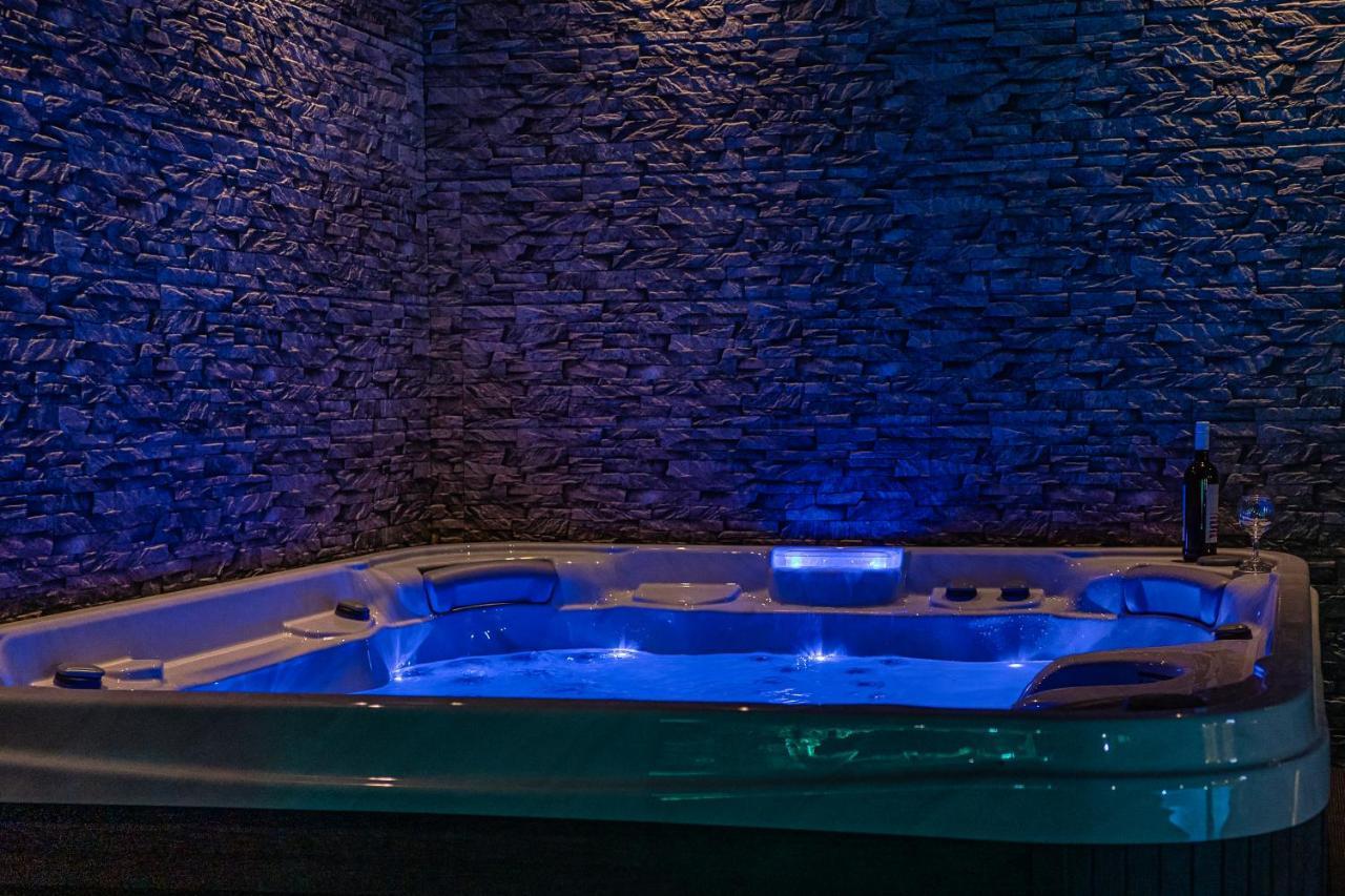 Maria's Luxurious In Koskinou Villa