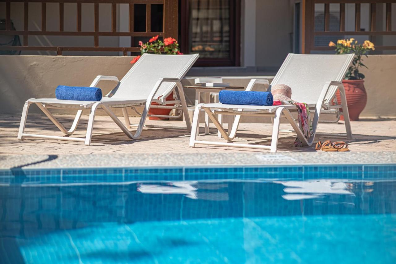 Maria's Luxurious In Koskinou Villa