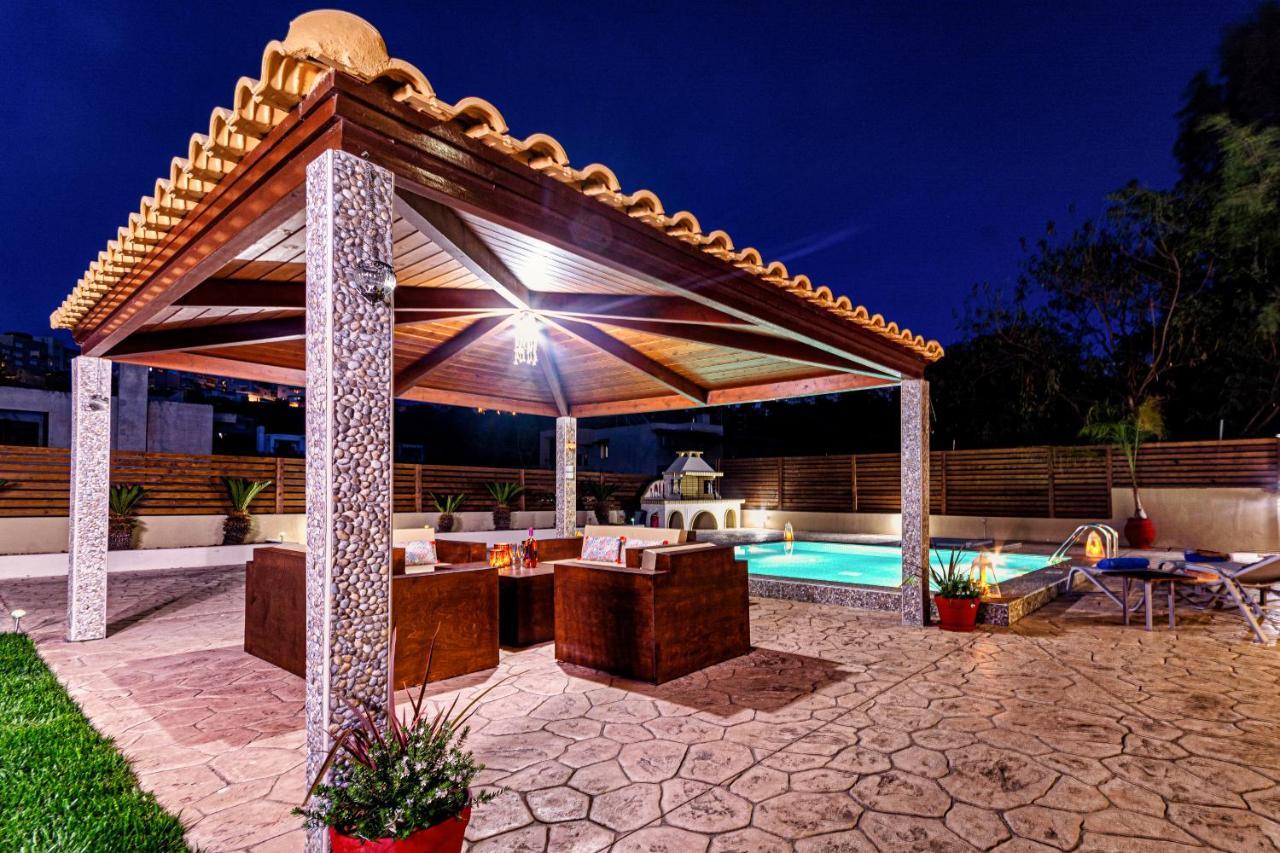 Villa Maria's Luxurious In Koskinou *