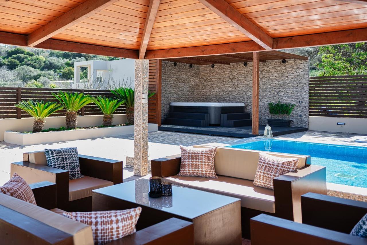 Villa Maria's Luxurious In Koskinou *